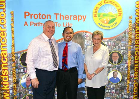 Mike and June Hyman with Dr Andrew Chang (centre), a leading figure from the ProCure Proton Therapy Centre in Oklahoma City, USA – a facility which provides treatment to many UK patients each year. 