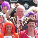 The Mayor and Embracing Life Wig-Walkers