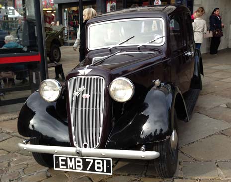 On a lovely day in Chesterfield Market, thousands turned out to visit the 1940's Market, and saw traders dressed in wartime finery, with vehicles and a George Formby tribute taking place on the High Street.