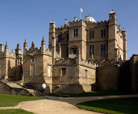 English Heritage's Bolsover Castle is on the look out for local residents with a passion for history to come along to a coffee morning at the castle on Tuesday 4th March at 9.30am - and find out how they can help volunteer to tell the tale of the town's iconic landmark as part of an exciting new project.