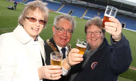 The Mayor And Mayoress of Chesterfield with Organiser Phil Tooley open the Inaugural Chesterfield Beer2Net Festival