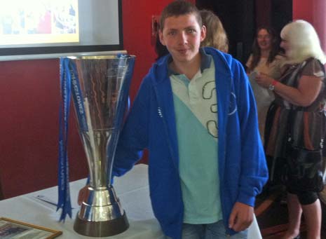 They were also given the chance to have their pictures taken with the Johnstone's Paint Trophy