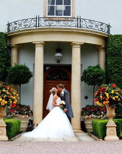 Casa Hotel is adding a further string to its wedding bow by offering weddings at the captivating Walton Lodge as well as staging their own Autumn Wedding Fayre on Sunday 21st September.