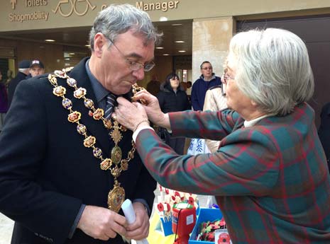 The 2012/13 British Legion Poppy Appeal was launched in Chesterfield by the Mayor and Mayoress, Cllr Donald and Mrs Diane Parsons, on Saturday as they bought the first 'official' poppy of the campaign.