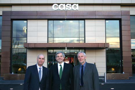 Rt Hon Chris Huhne MP visits the CASA hotel in Chesterfield