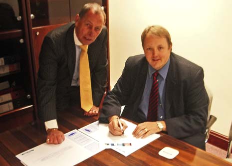 Toby Perkins and Mr Holland signing the Made by Britain nomination form