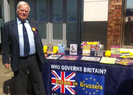 A Common Sense Approach - UKIP Makes Stand In Chesterfield. Derek Clarke MEP for East Midlands