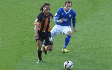 Edgar Davids and Sam Togwell battle in the midfield