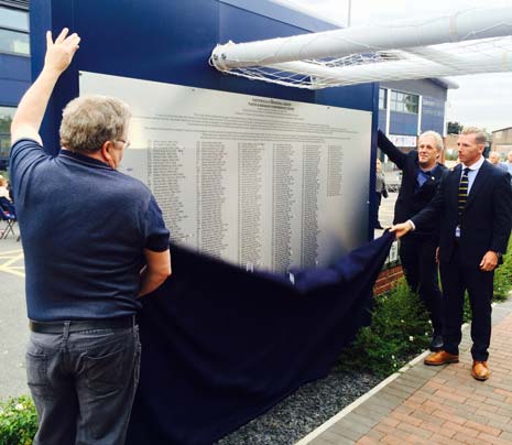 Ritchie Humphries unveiling what is believed to be the first memorial in the world of every player to have played for the club since 1899, but are now deceased.