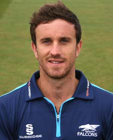 Fast bowler Mark Turner has signed a two-year contract with Derbyshire which commits him to the Club until the conclusion of the 2014 season.
