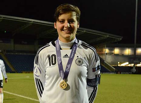 Germany's U17 captain, Jasmin Sehan with her winners medal